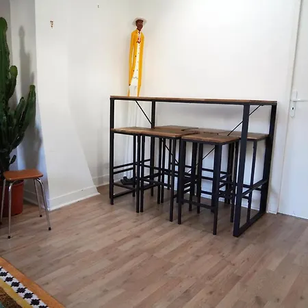 Hostnfly - Bright And Design Apt Near Batignolles